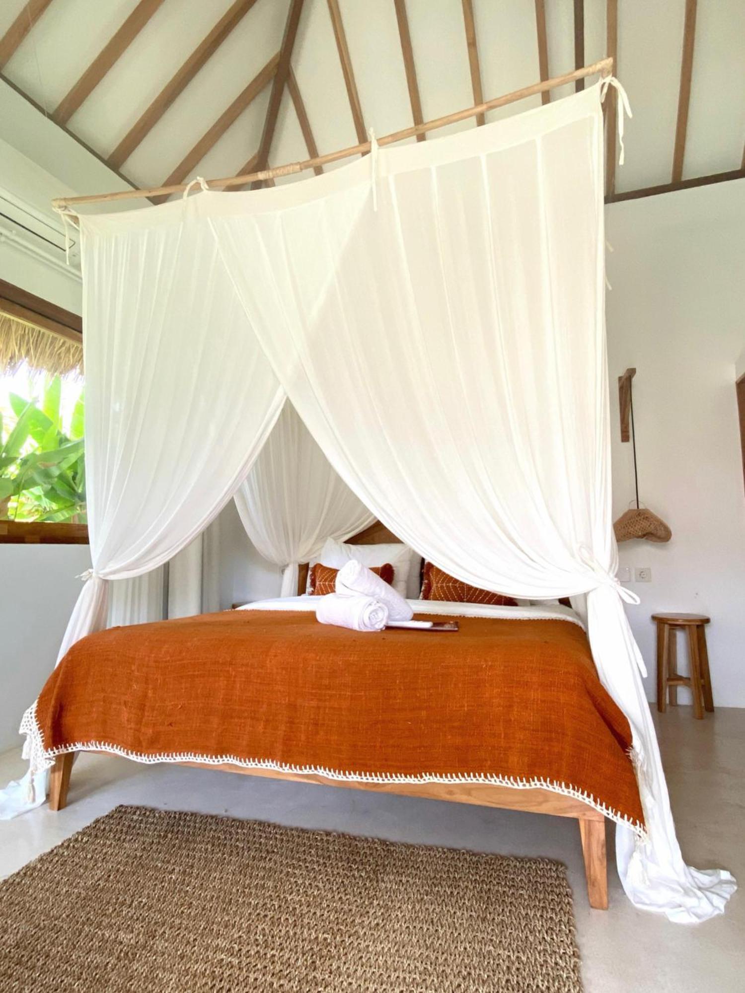 Luana Lombok Hotel Selong Belanak Exterior photo